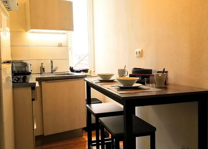 De 2 A 6 Personnes - Le Street'art - Centre - Gare A 500m - A 20 Minutes De Center Parc Et Parc Animalier Sainte-croix - Netflix - Wifi Appartement